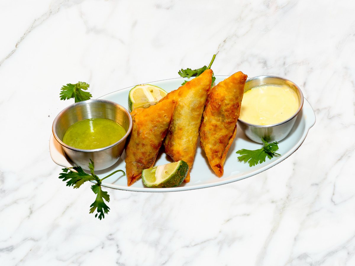 Sambusa (Chicken or Beef)